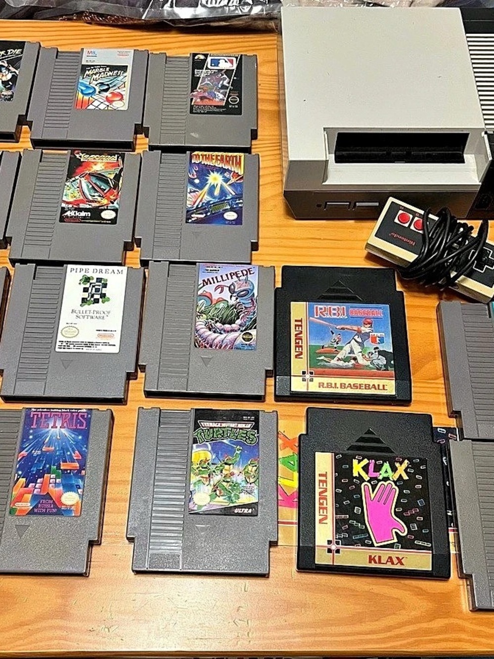 Nintendo Entertainment System (NES) Console Bundle Console Bundle with Games